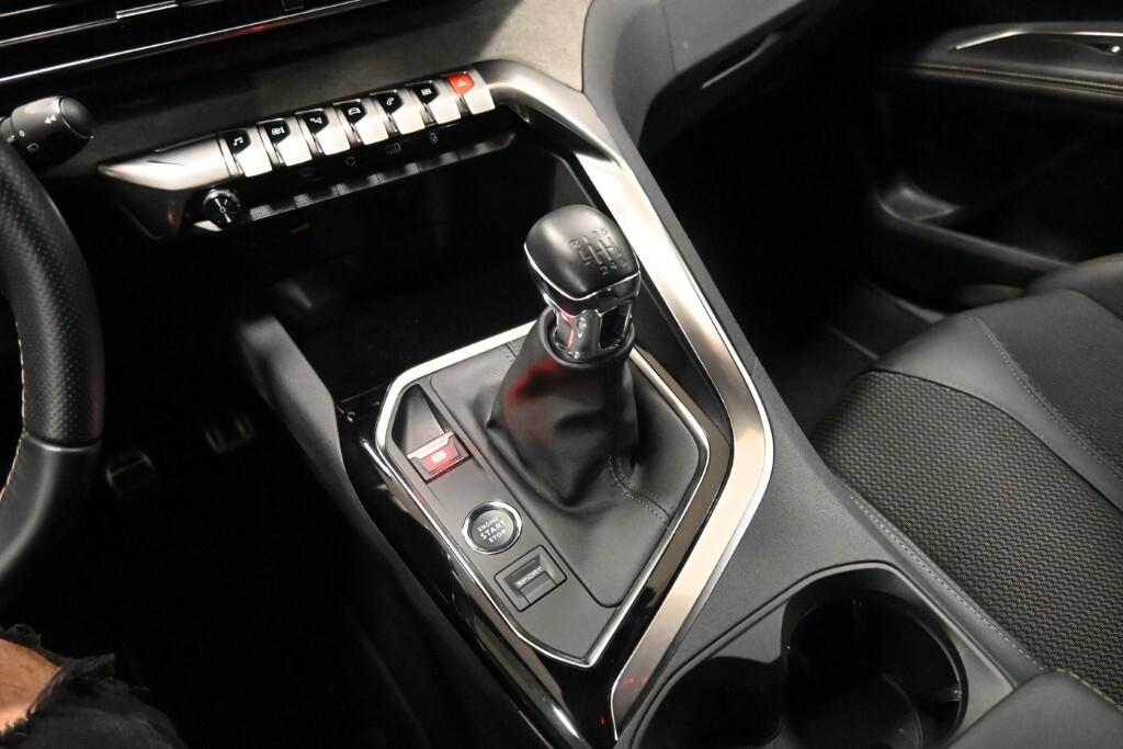 PEUGEOT 3008 1.2 130CV GT *2024 *9000KM