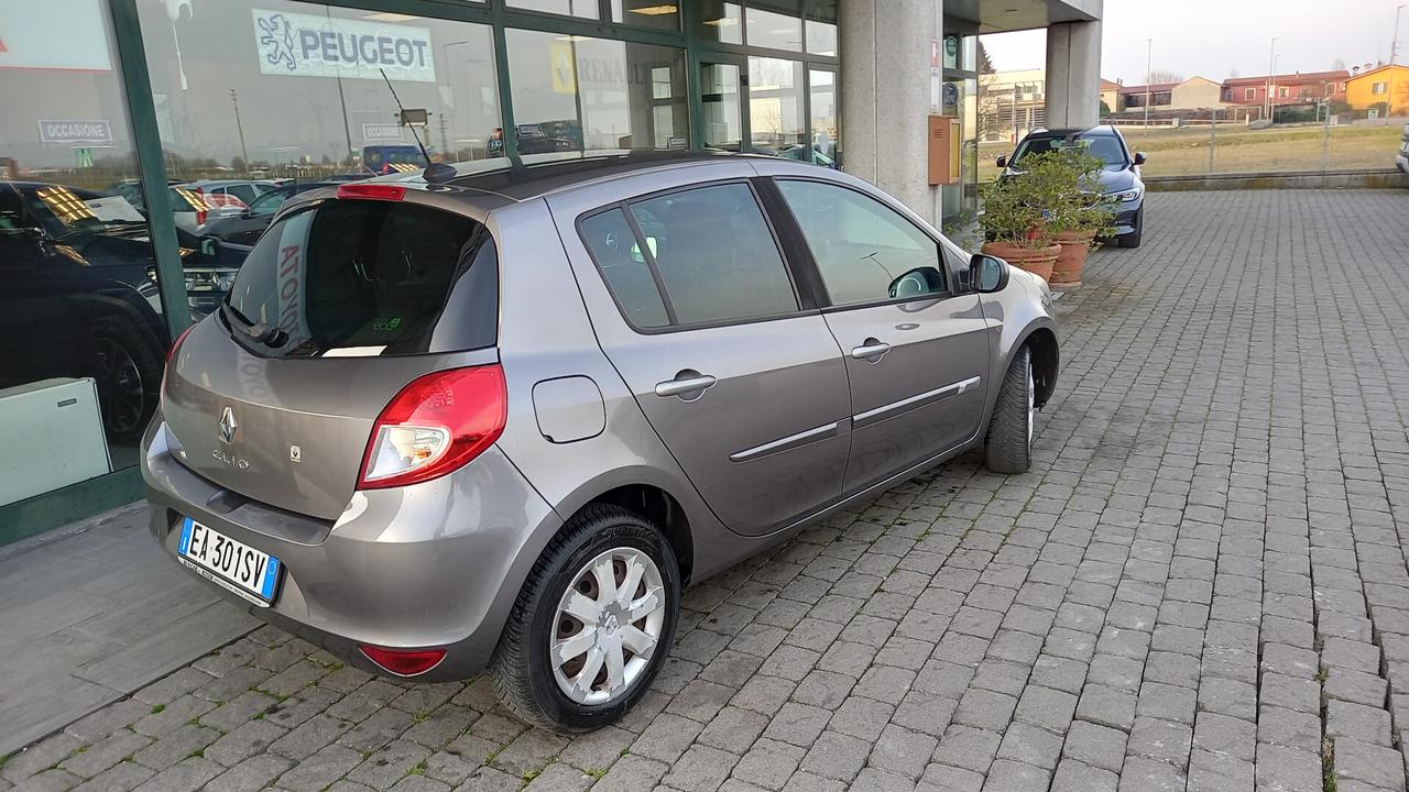 Renault Clio 1.2 16V 5 porte Dynamique