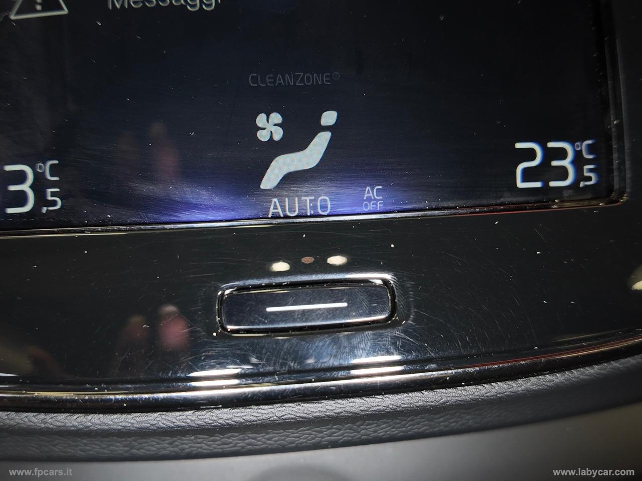 VOLVO XC40 D3 Geartronic Momentum Pro N1