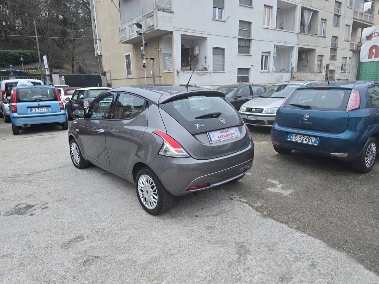 Lancia Ypsilon 1.2 69 CV 5 porte Silver