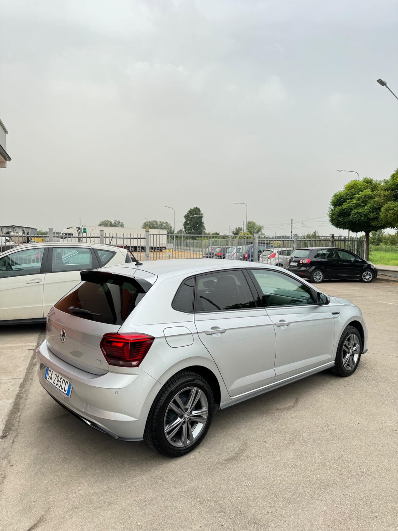 Volkswagen Polo 1.0 TGI 5p. R Line si neopatentati