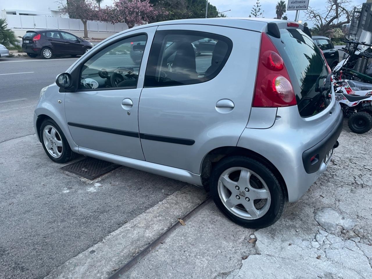 PEUGEOT 107 1.0 68cv 5p Sweet Years