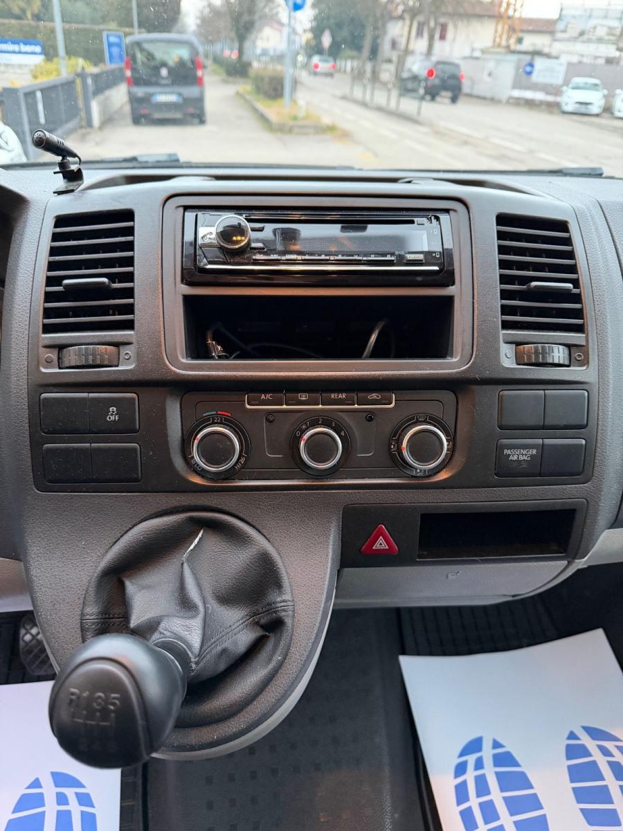 VOLKSWAGEN - T5 Caravelle 2.0 TDI 140cv 9 posti