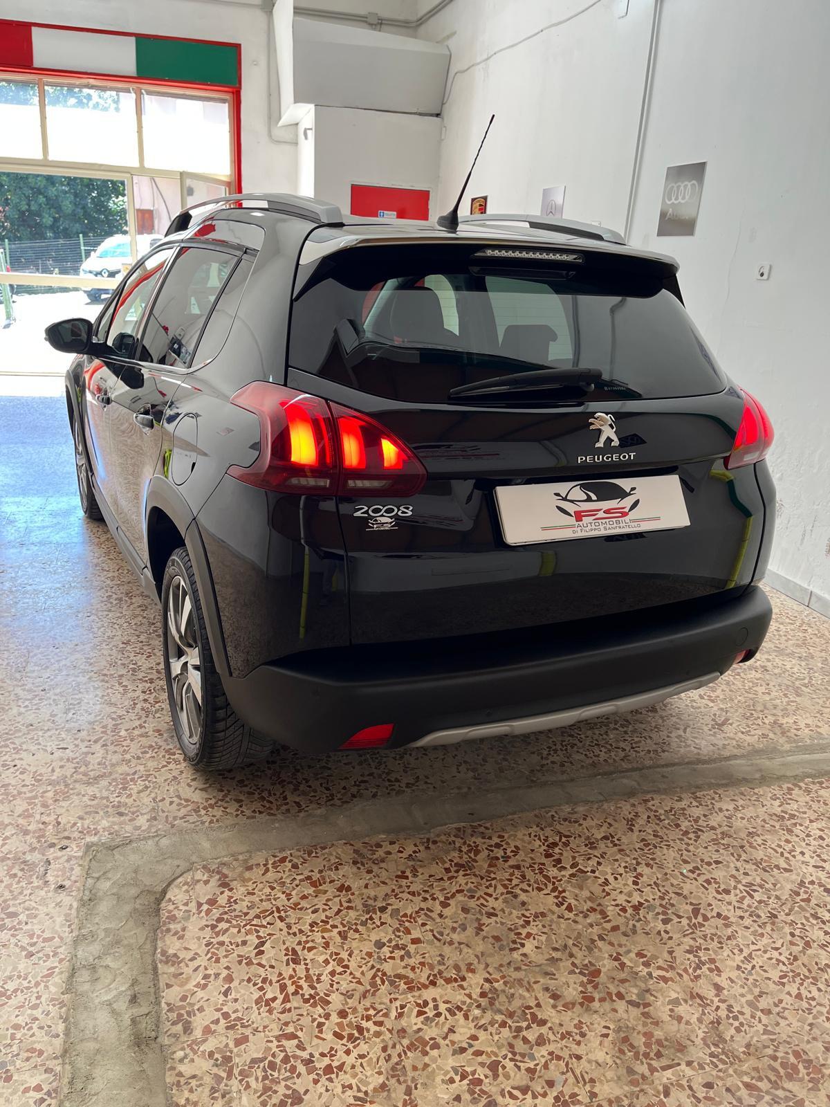 Peugeot 2008 BlueHDi 100 S&S Allure