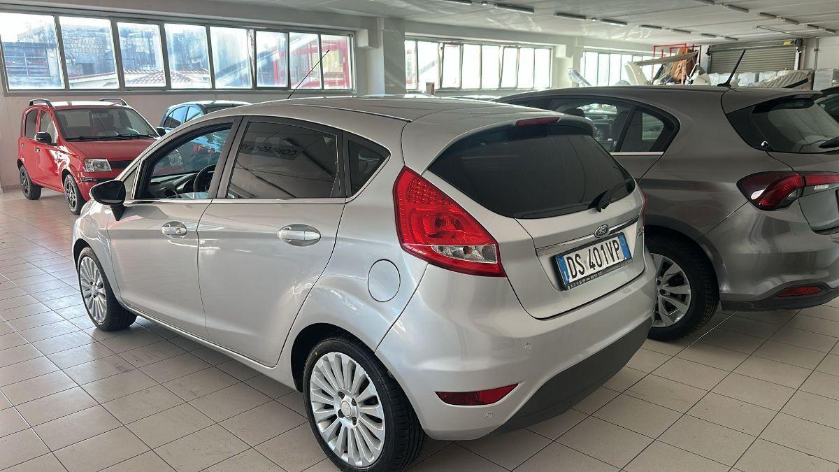 FORD - Fiesta - 1.2 16V 82CV 5p. Titanium Bs. GPL