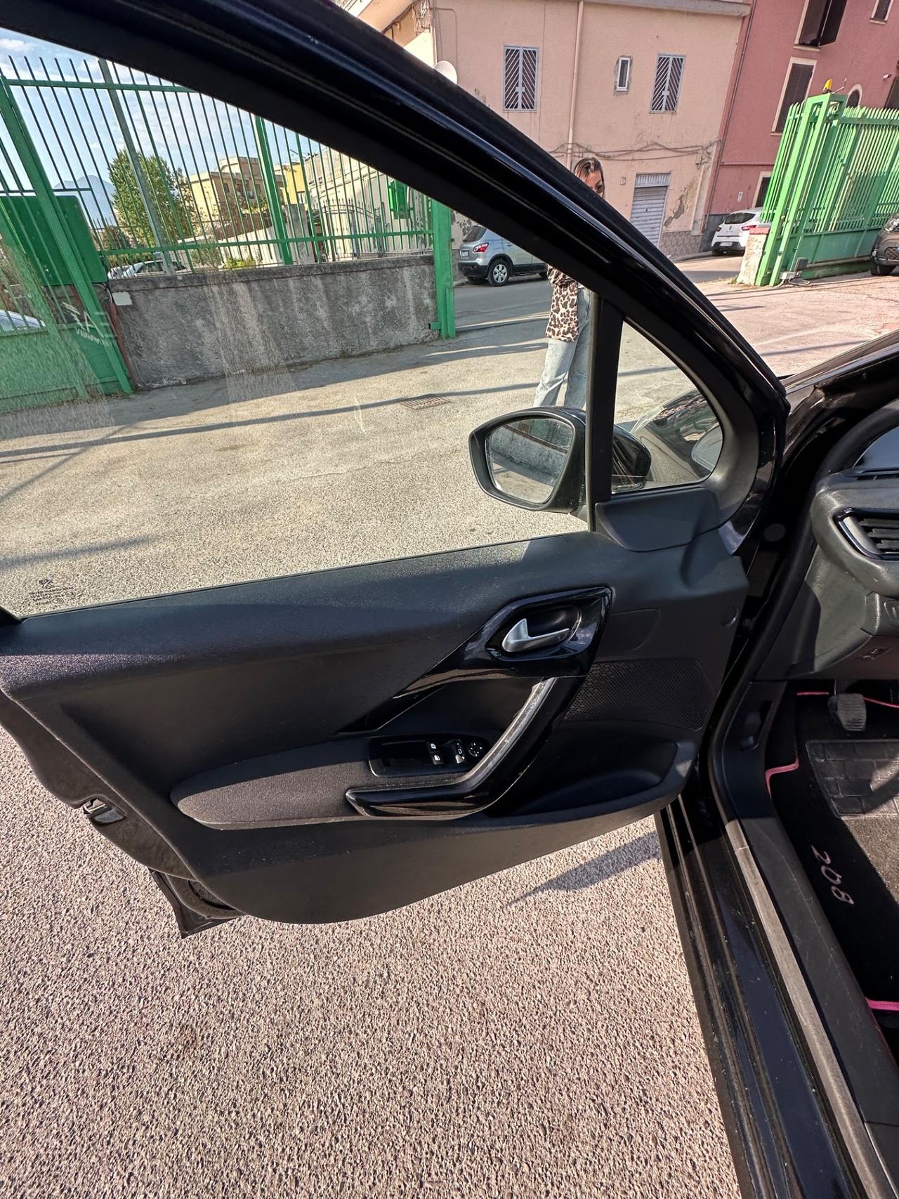 Peugeot 208 1.2 VTi 82 CV 5 porte Access