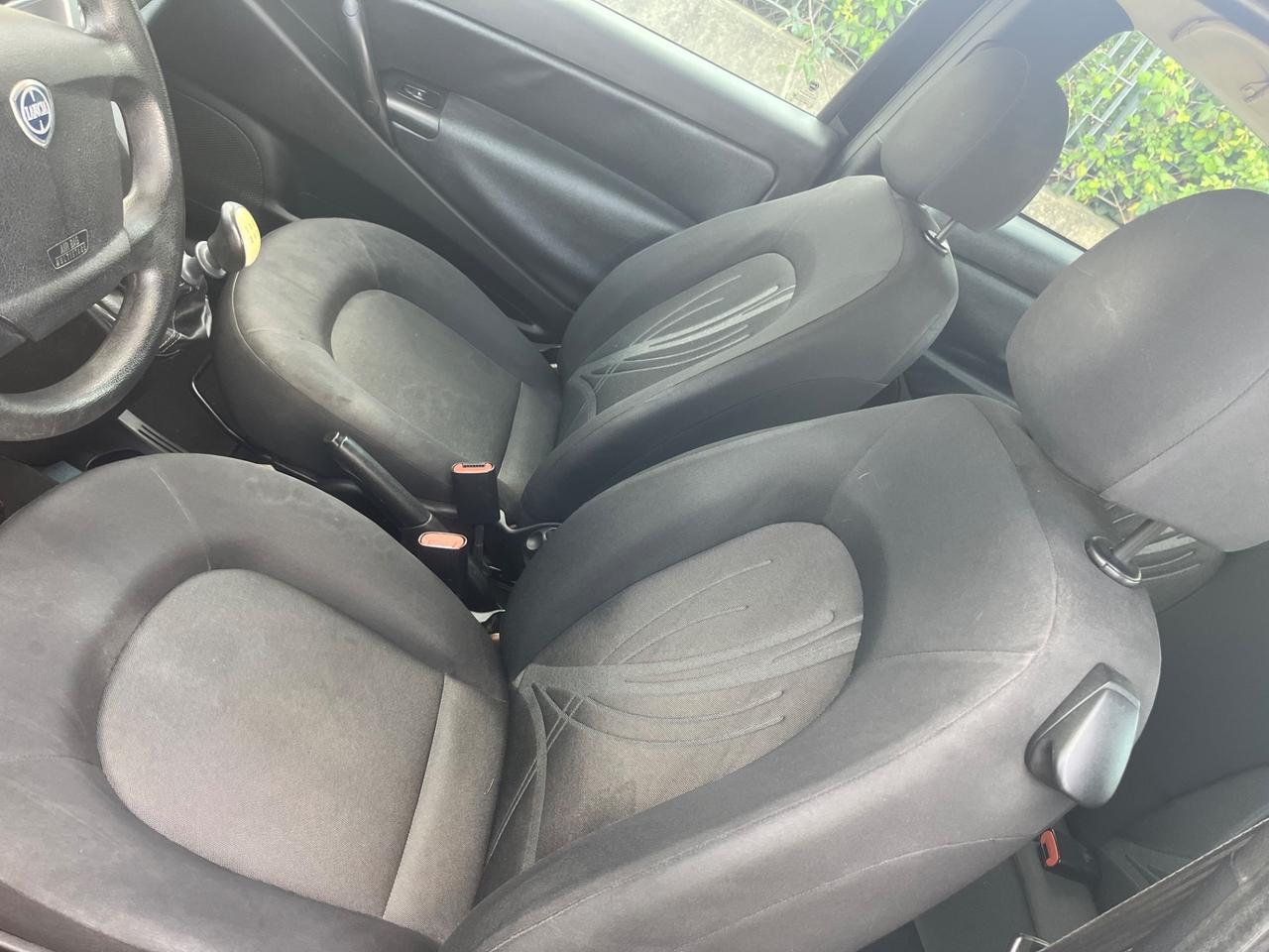 Lancia Ypsilon 1.2 69 CV Platinum 200.000 KM