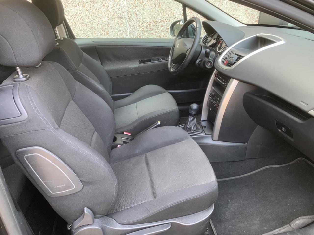 Peugeot 207 1.4 88CV 3p. ONE Line