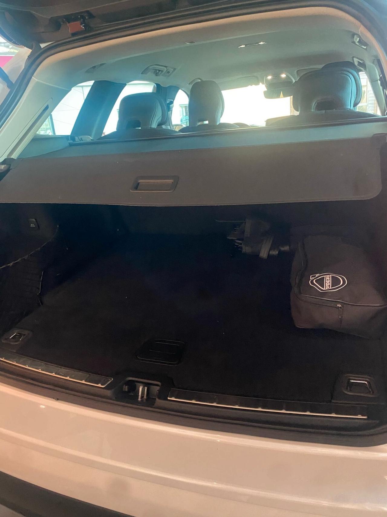 Volvo XC 60 XC60 B4 (d) AWD Geartronic Business