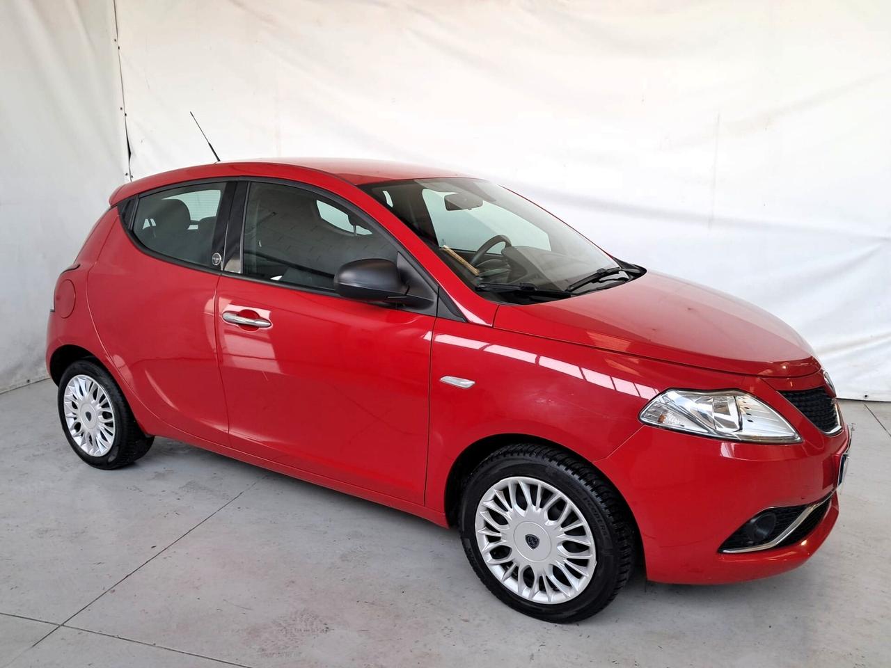 Lancia Ypsilon 1.2 69 CV 5 porte GPL Ecochic Silver