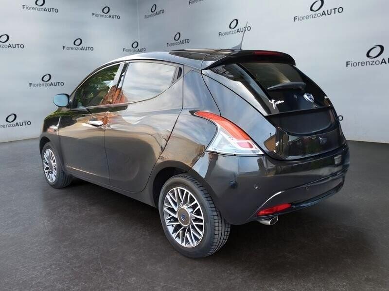 Lancia Ypsilon 1.0 FireFly 5 porte S&S Hybrid Gold Plus