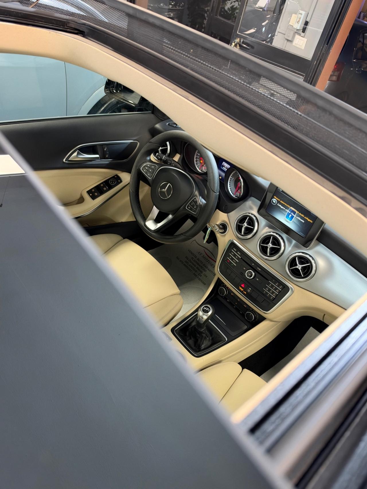 Mercedes-benz GLA 200 d Sport Tetto apribile