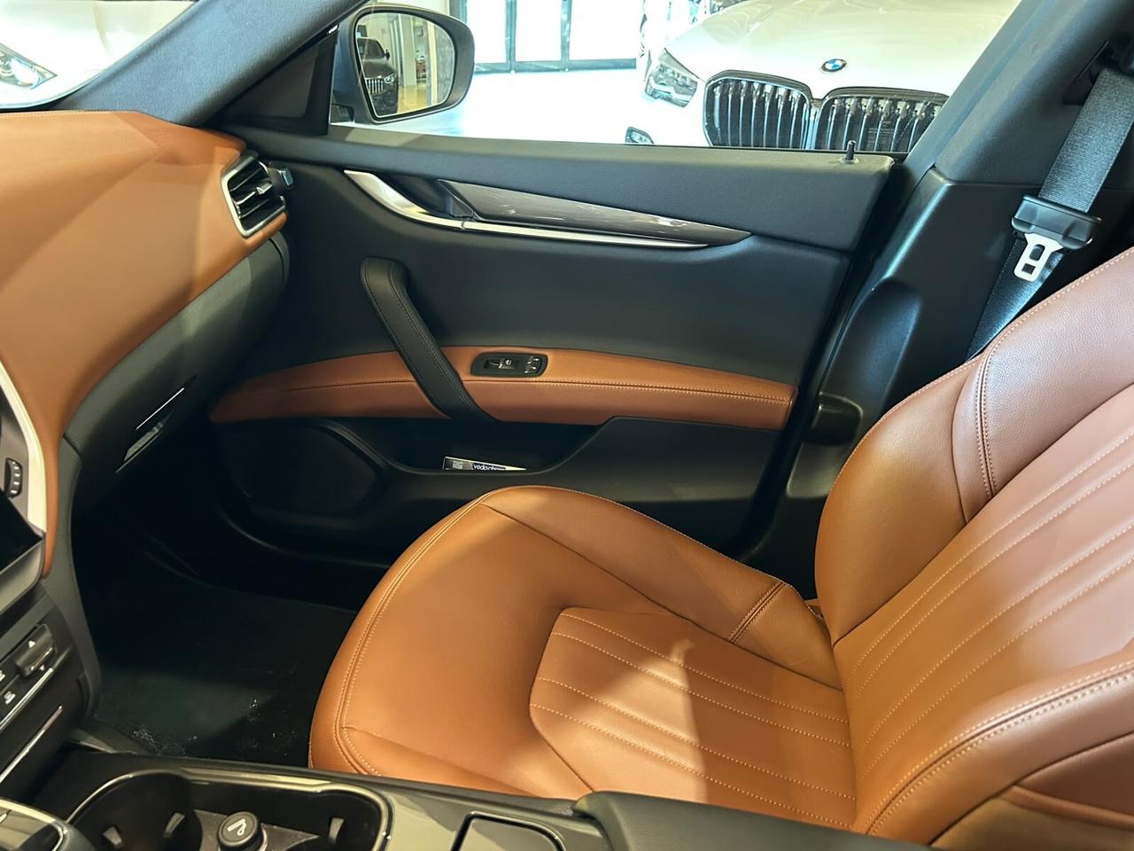 Maserati Ghibli 330 CV MHEV GT