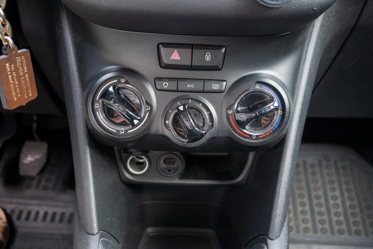 Peugeot 208 1.4 HDi 68 CV - NEOPATENTATI