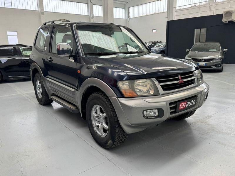 Mitsubishi Pajero Pajero 3.2 16V DI-D 3p. GLX Autocarro