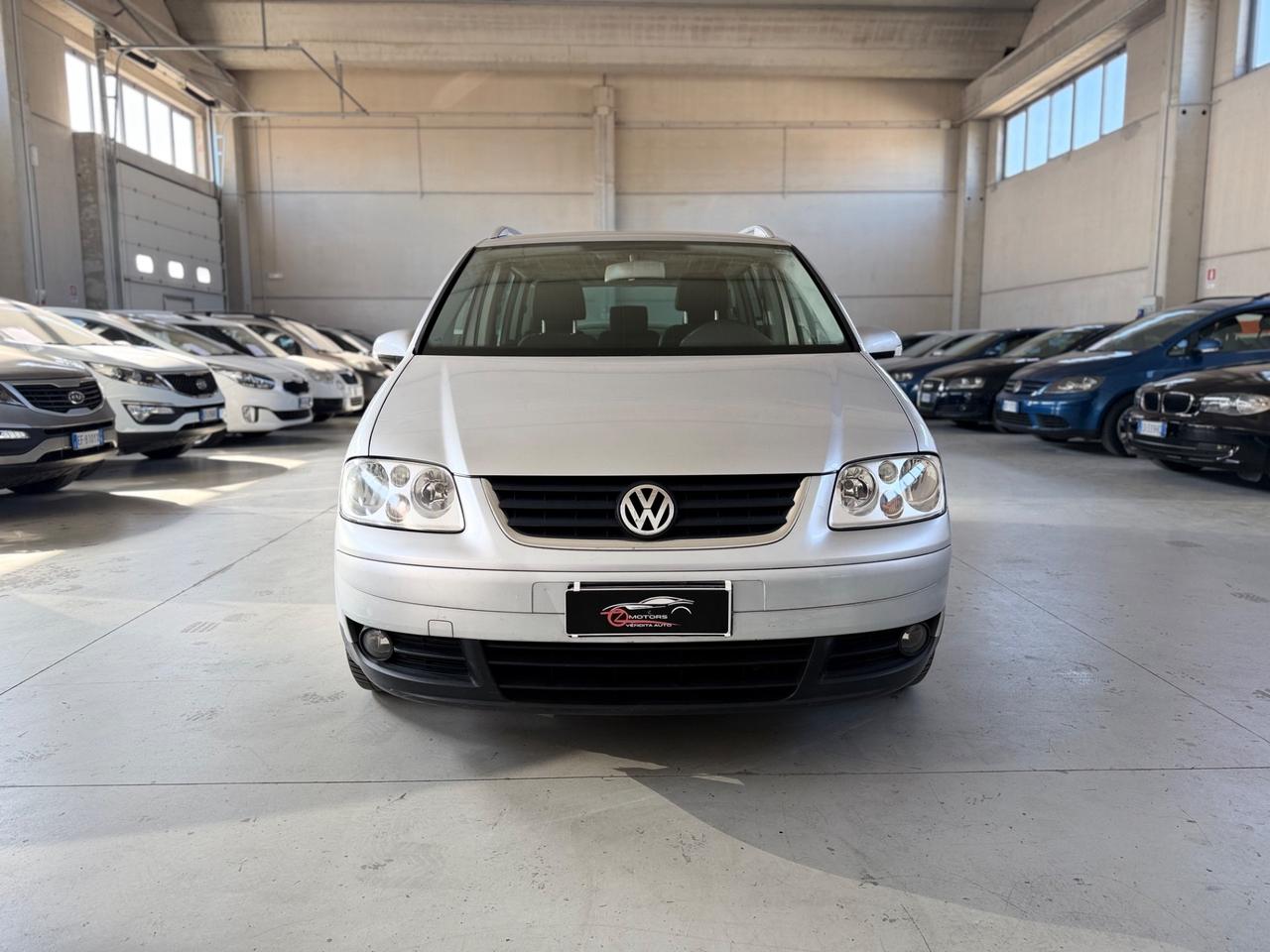 Volkswagen Touran 2.0 16V TDI DSG Highline