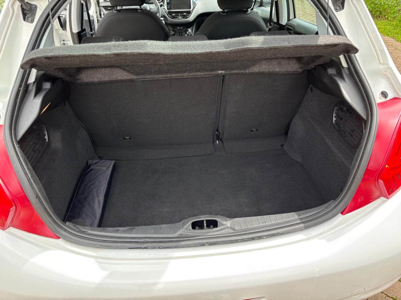 Peugeot 208 1.4 HDi 68 CV 5 p. 45.000 Km OK NEOPATENTATI
