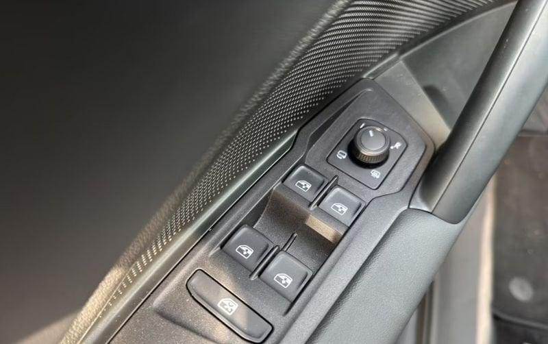 Volkswagen Tiguan Tiguan 2.0 TDI 150 CV DSG Life Cockpit Camera 18"