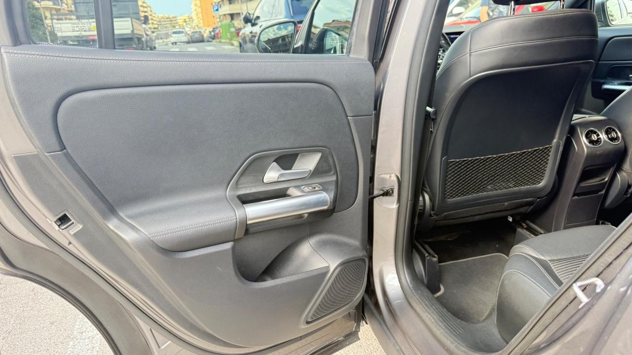 Mercedes-benz GLA 200 GLA 200 d Automatic 4Matic Sport Plus LED NAVI KAMERA PELLE CERCHI 18 PDC BLUETOOTH