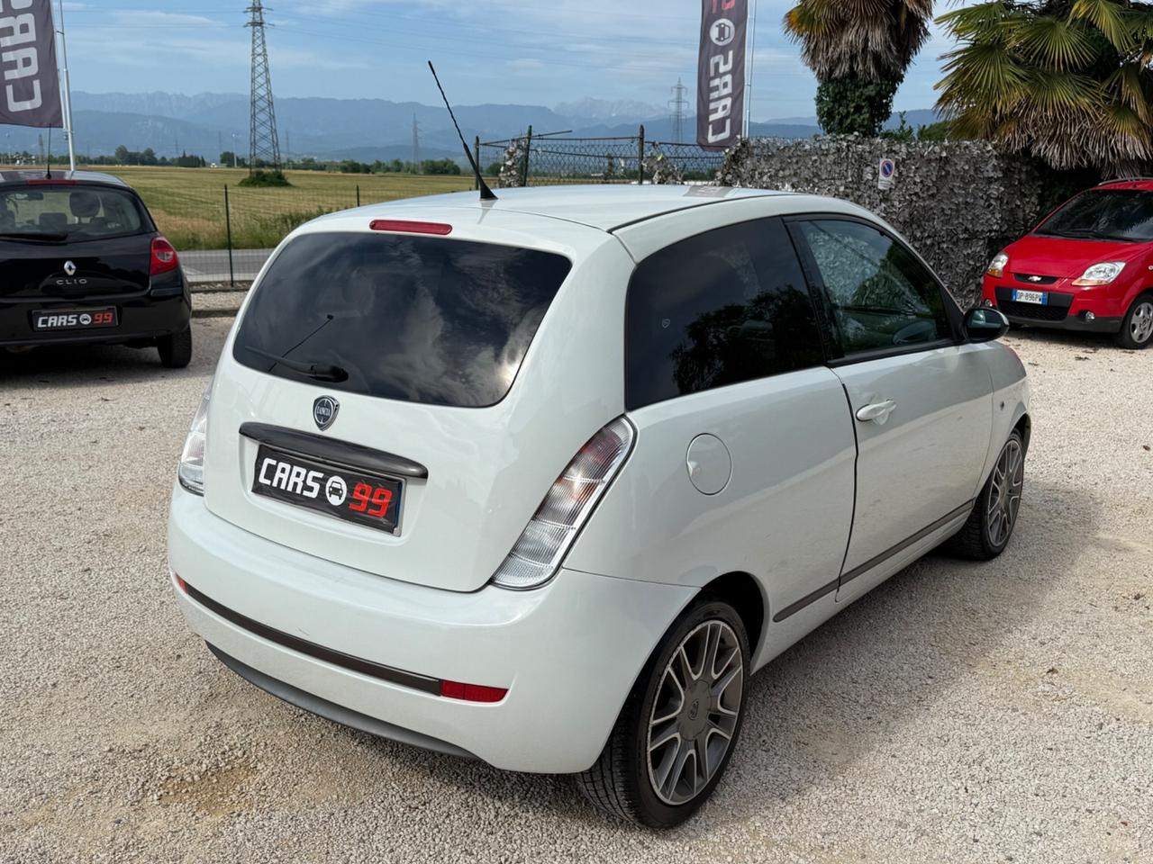 Lancia Ypsilon 1.4 16V MomoDesign