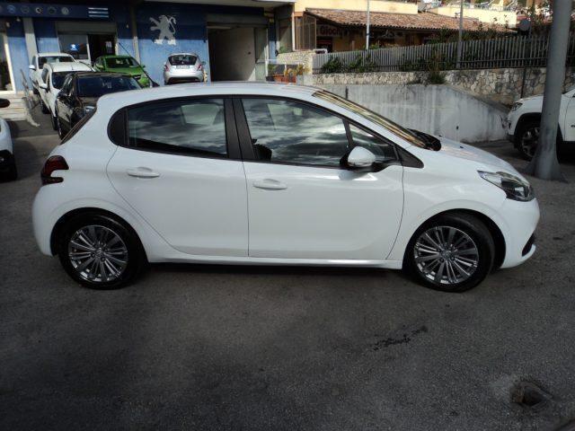 PEUGEOT 208 1.6 Allure