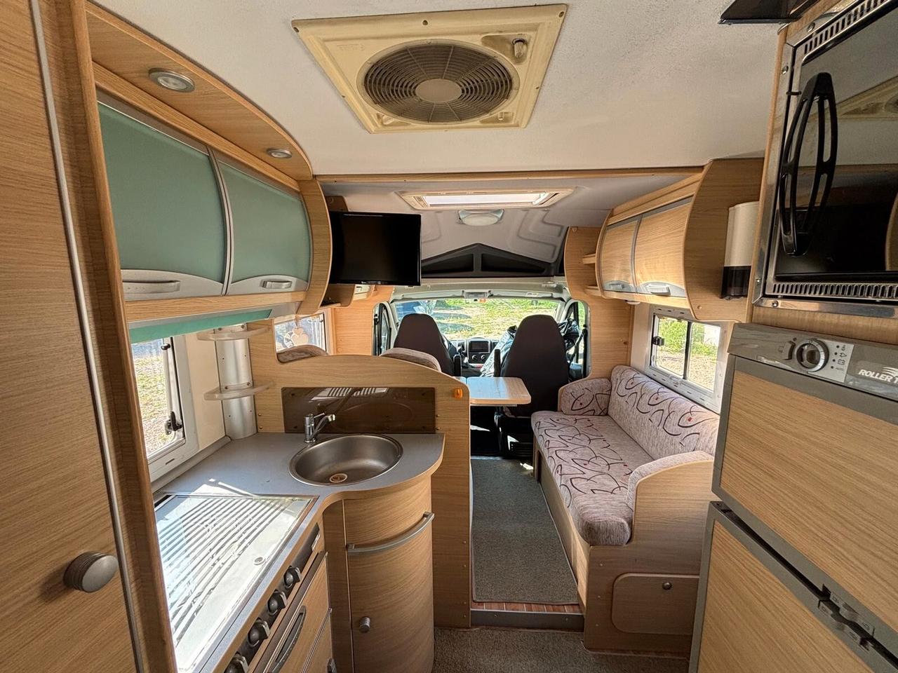 Roller Team Granduca 255P camper