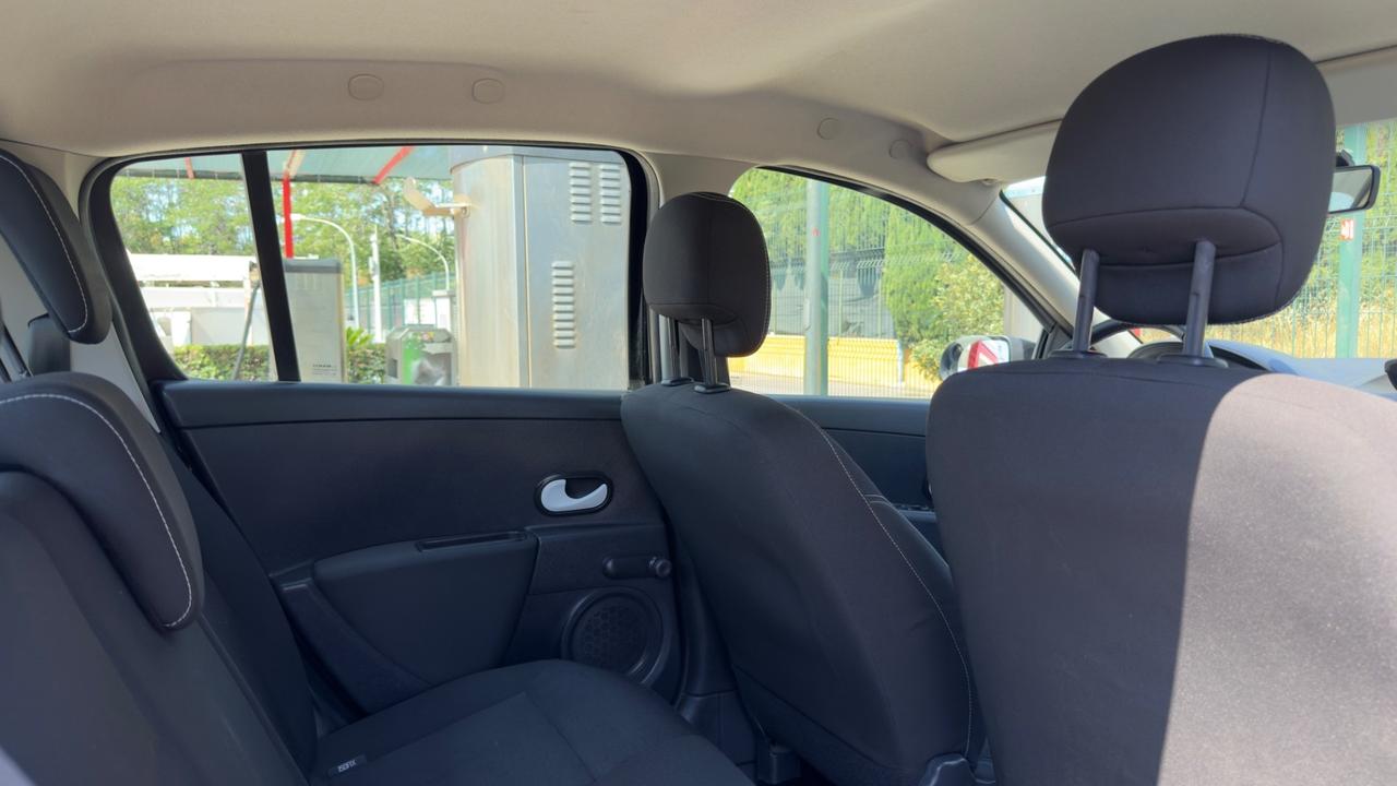 Renault Clio 1.2 16V 5 porte GPL Yahoo! 2012