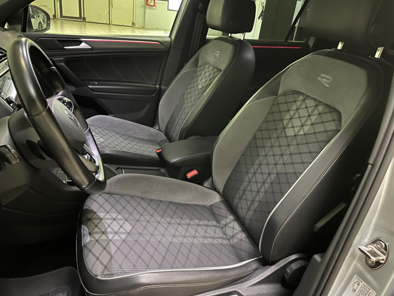 Volkswagen Tiguan 2.0 TDI 150 CV SCR DSG R-Line