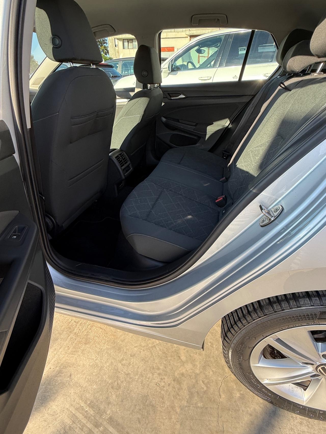 Volkswagen Golf 1.0 eTSI EVO DSG Life