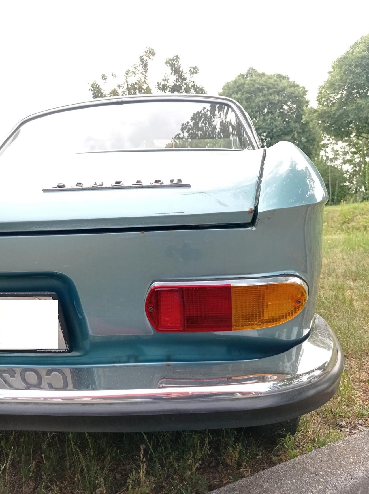 Peugeot 204 cabriolet con hard top