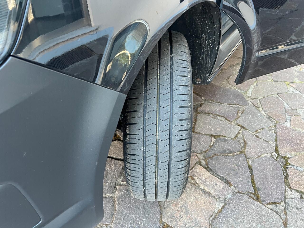 Volkswagen Transporter 2.0 TDI 102CV PC Kombi 9 posti