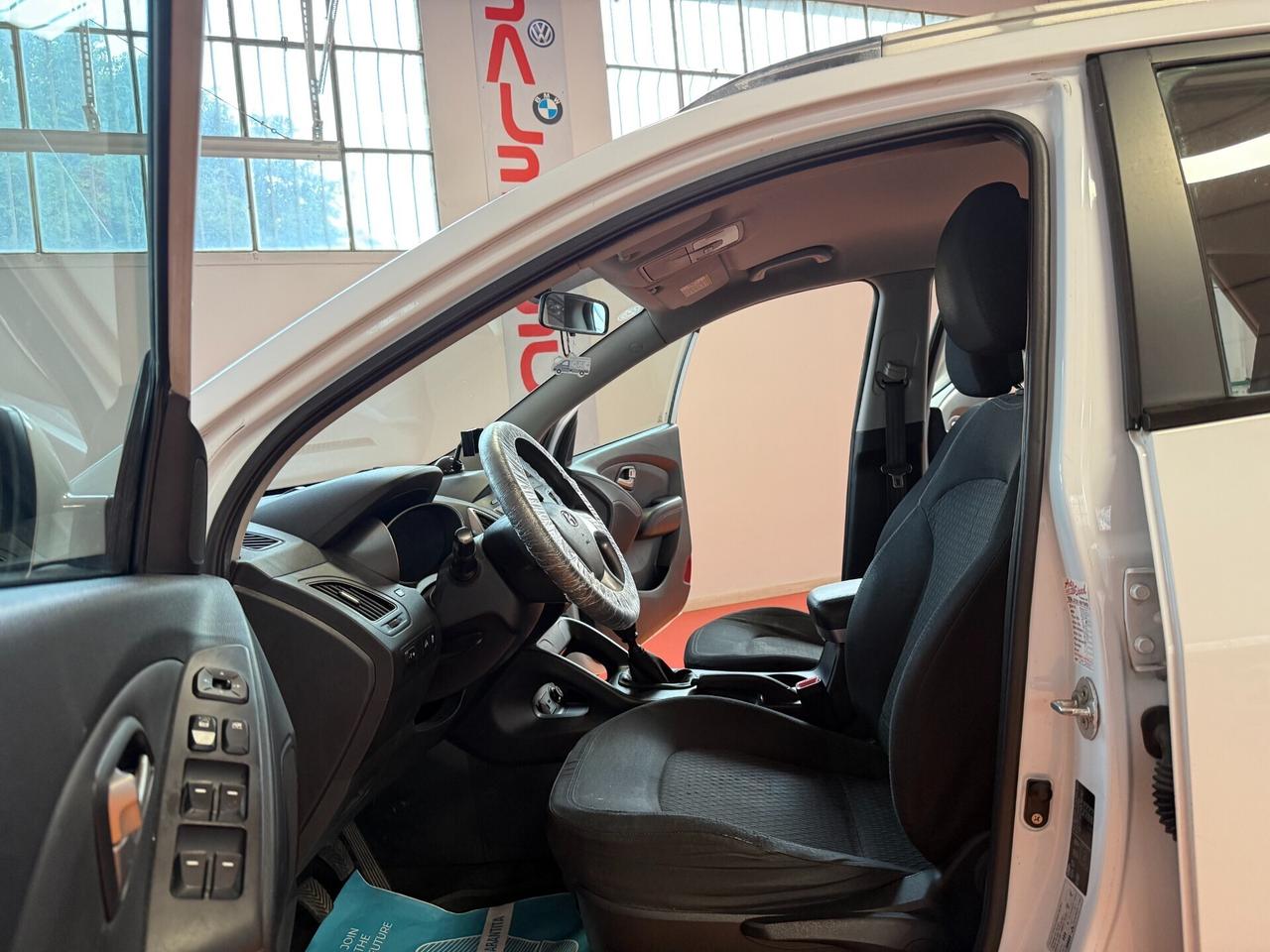 Hyundai iX35 € 3999,00 RISERVATA A COMMERCIANTI AU