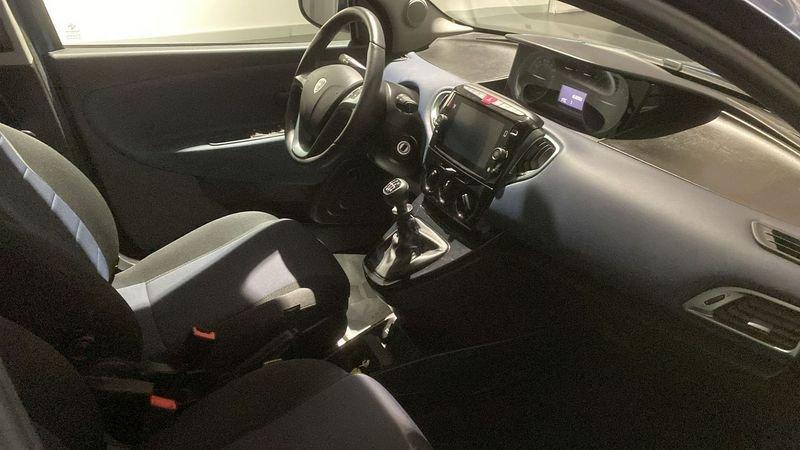 Lancia Ypsilon Ypsilon 1.0 FireFly 5 porte S&S Hybrid Platino