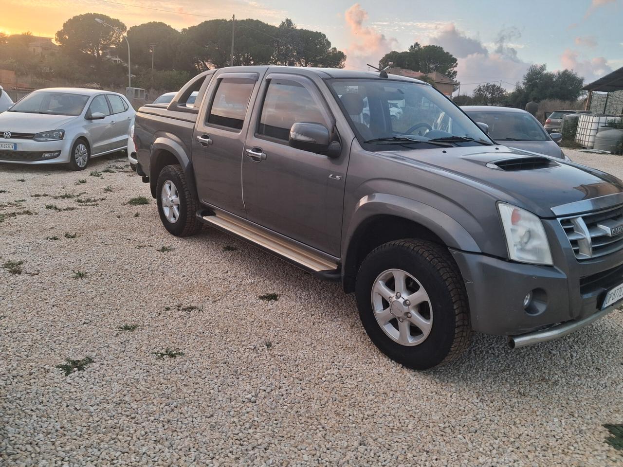 Isuzu D-Max 2.5 TD cat Space Cab 4WD Pick-up