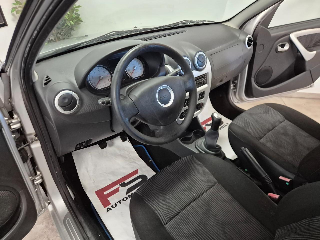 Dacia Sandero 1.2 16V Lauréate