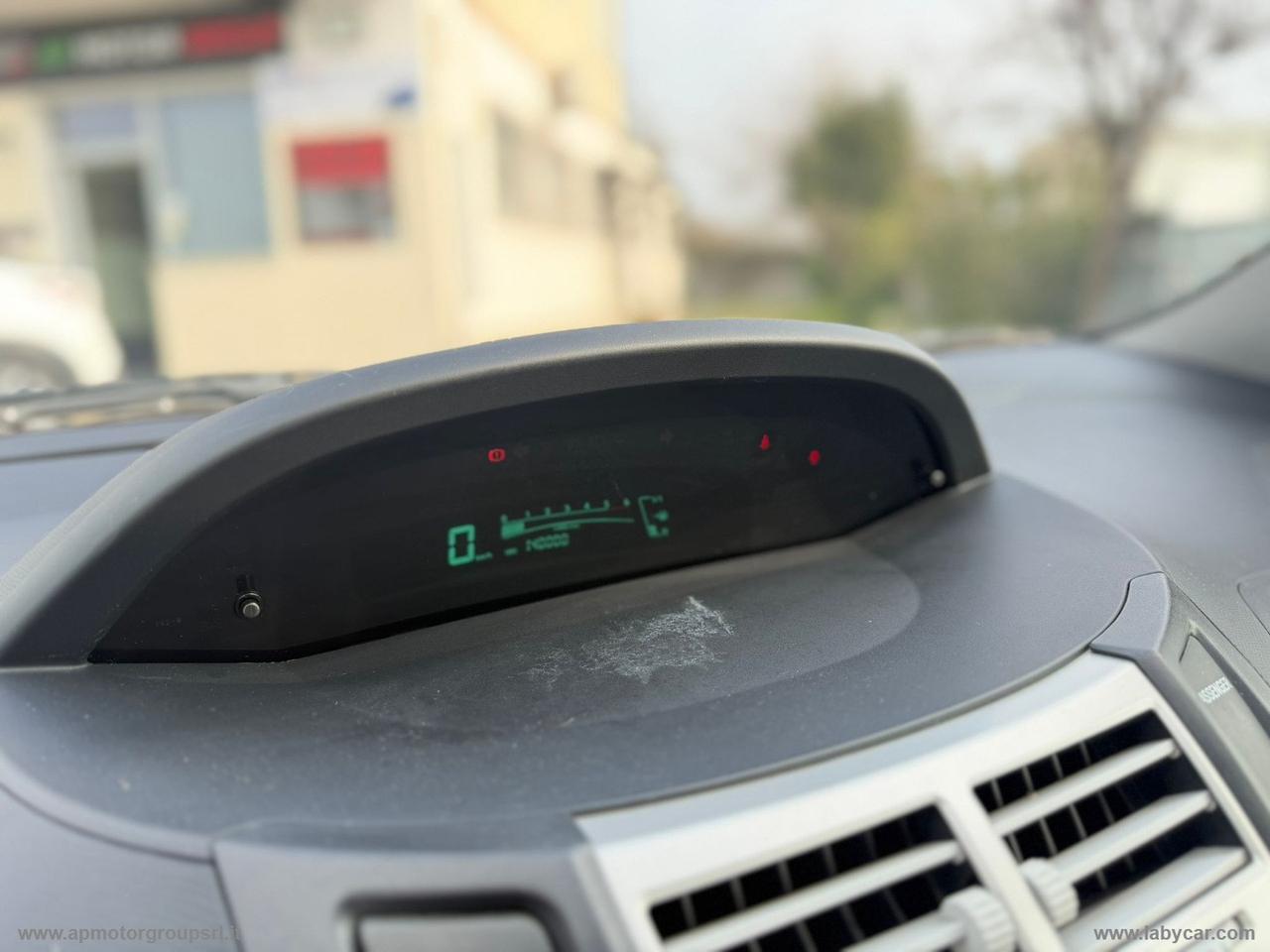 TOYOTA Yaris 1.4 D-4D 5p. Sol