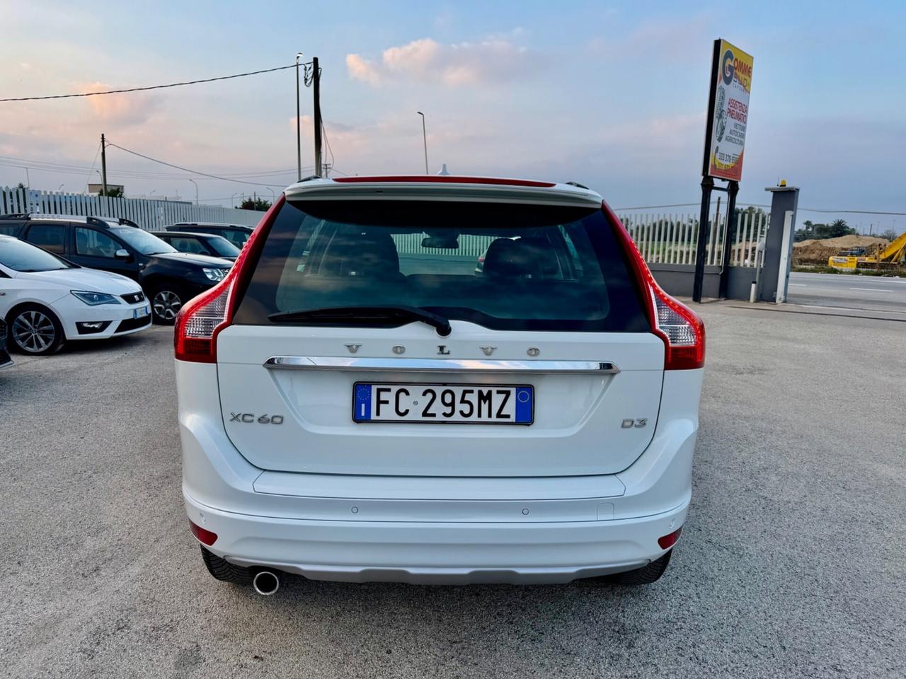 VOLVO XC60 2.0D D3 150CV GEARTRONIC FUL LED MY16