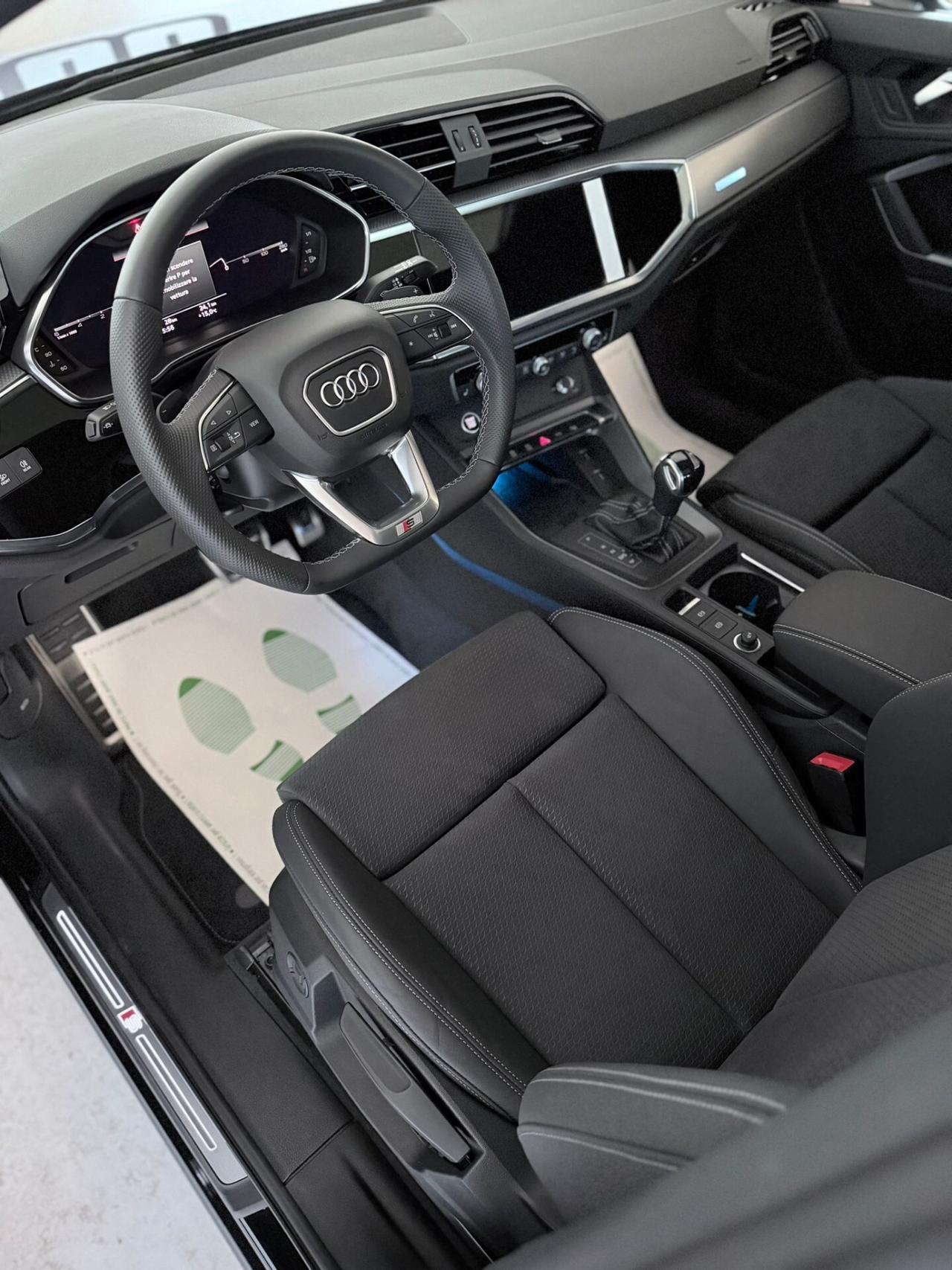 Audi Q3 35 TDI S tronic Identity Black