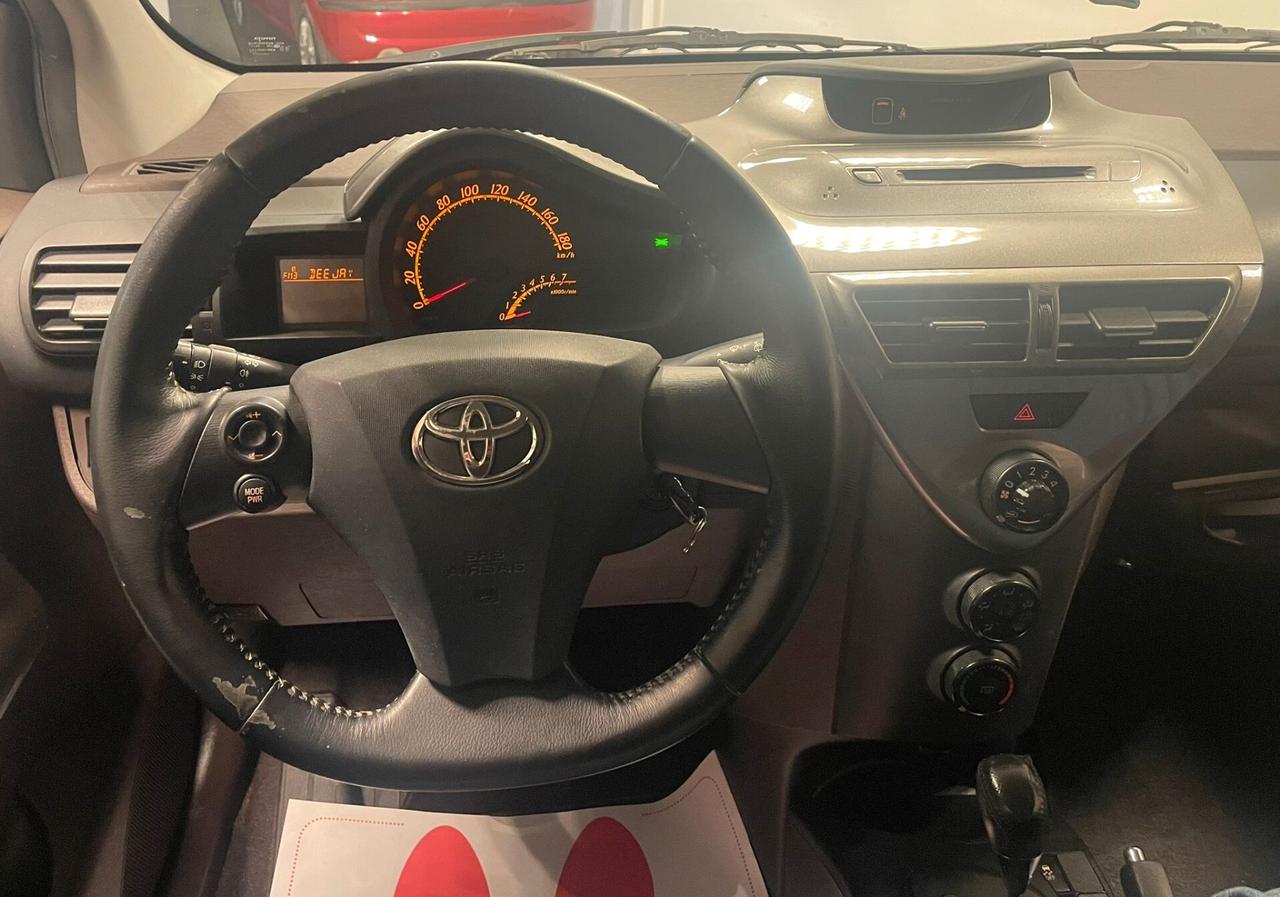 Toyota iQ 1.0 Sol