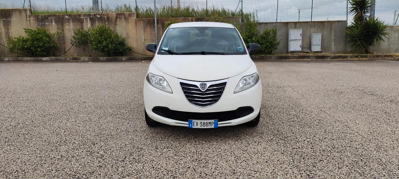 Lancia Ypsilon 0.9 TwinAir 85 CV 5 porte Metano Ecochic Gold