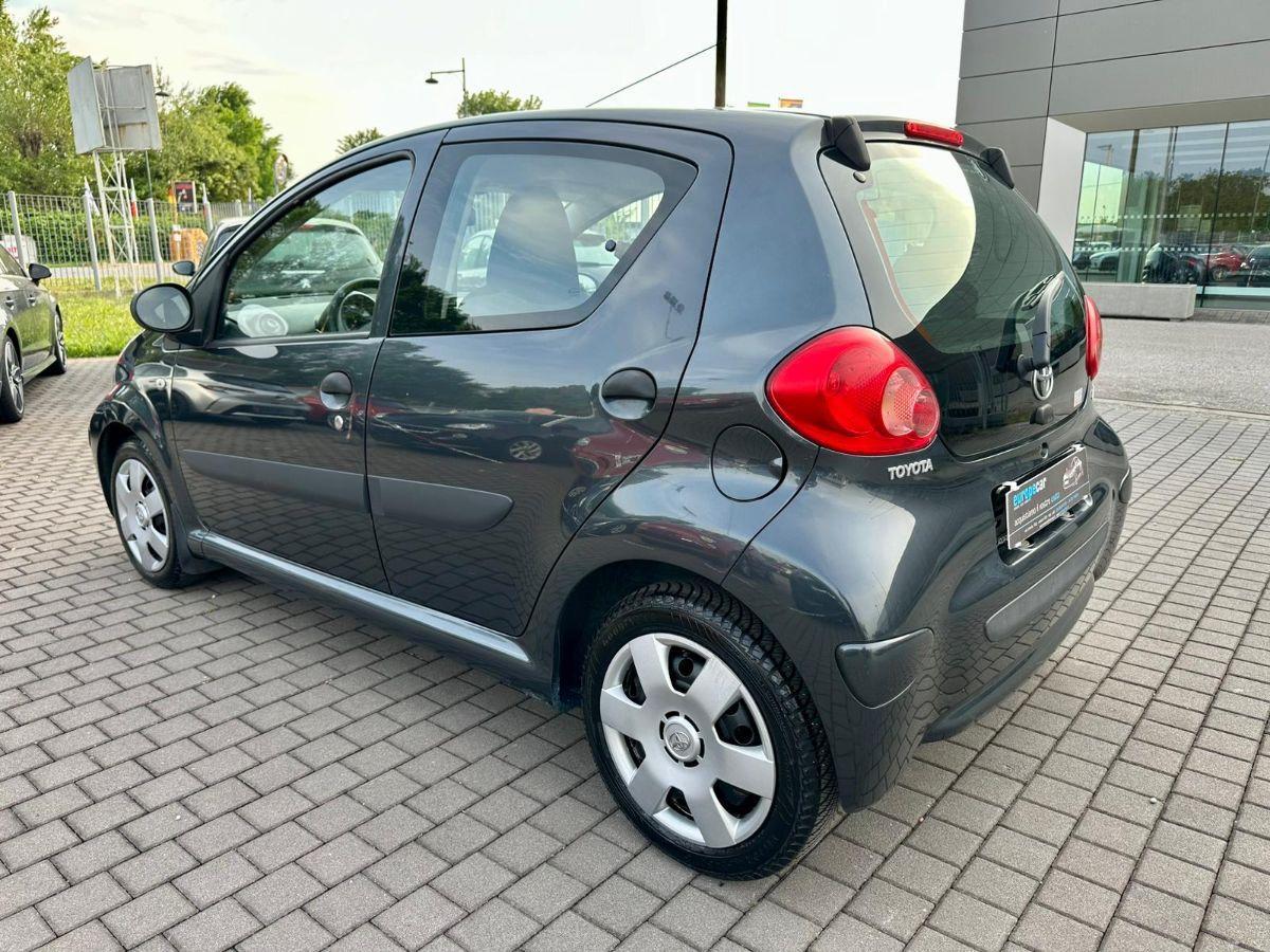 TOYOTA - Aygo - 12V VVT-i 5 porte Now