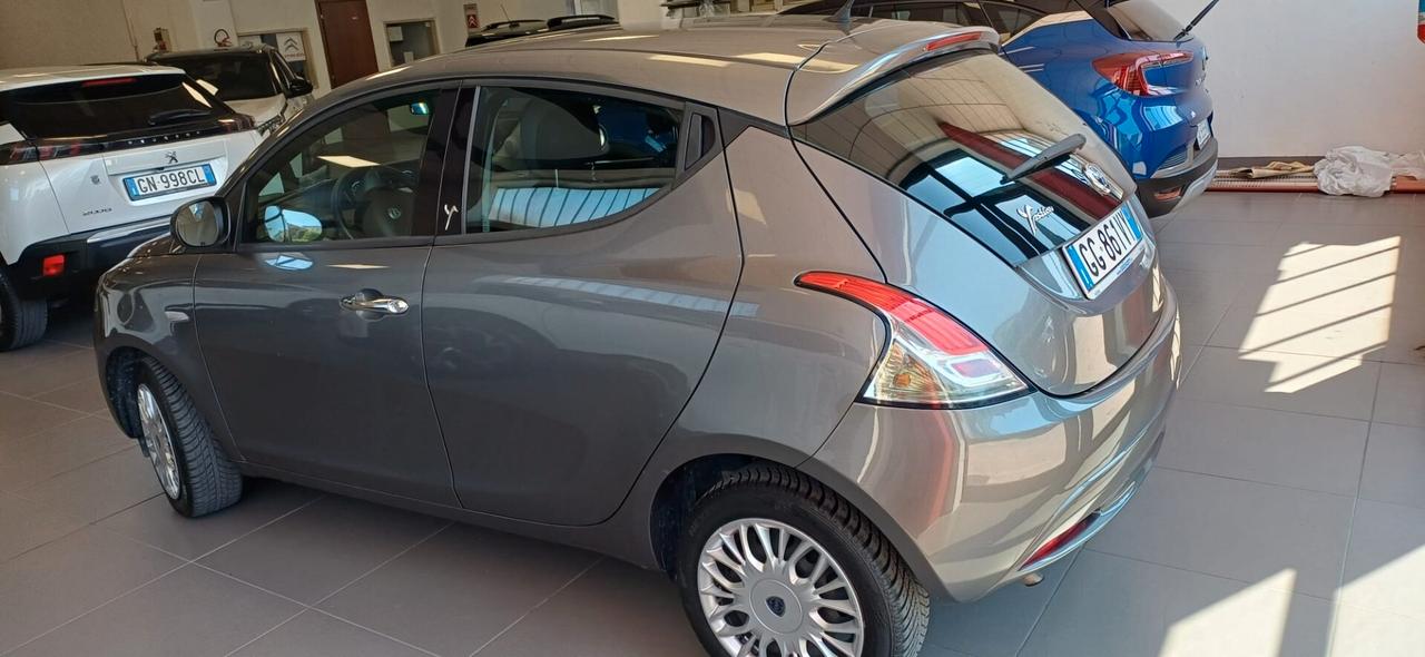 Lancia Ypsilon 1.2 69 CV 5 porte Silver