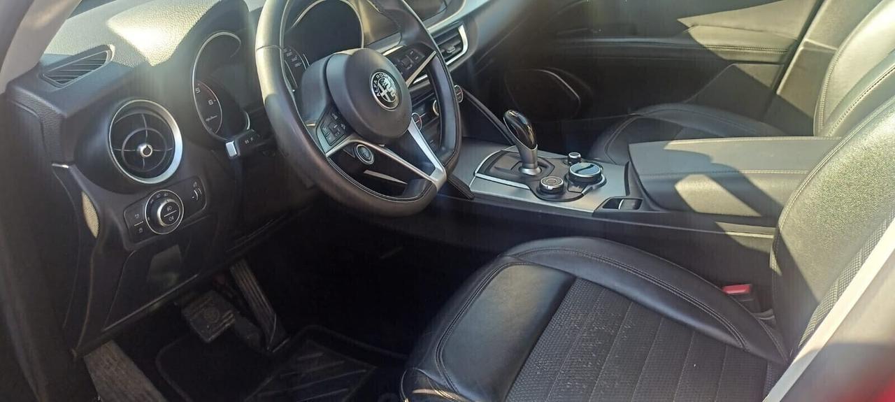 Alfa Romeo Stelvio 2.2 Turbodiesel 210 CV AT8 Q4 B