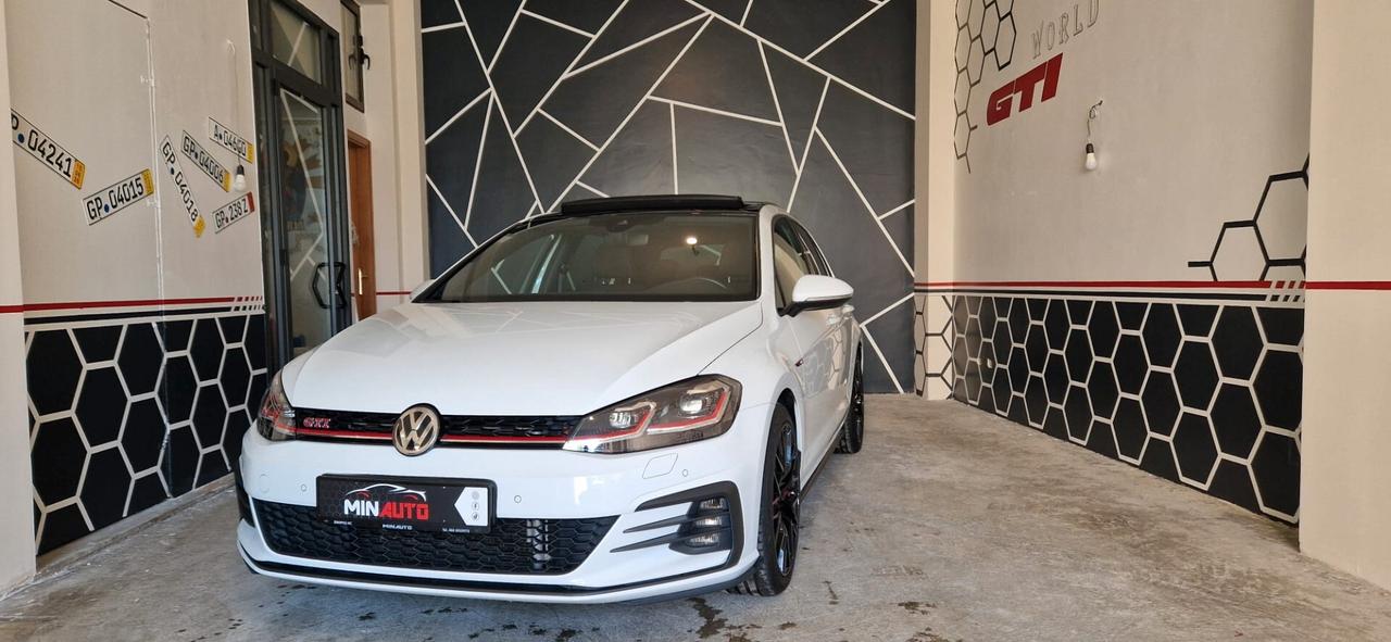 Volkswagen Golf GTI Performance 2.0 245 CV TSI DSG 5p.