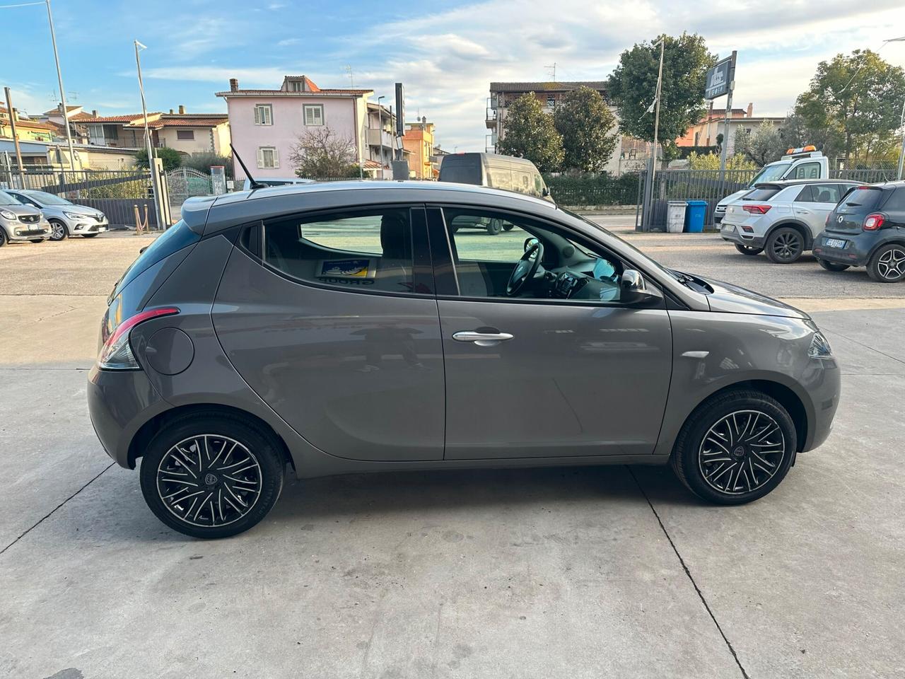 Lancia Ypsilon 1.0 FireFly 5 porte S&S Hybrid Silver PREZZO PROMO