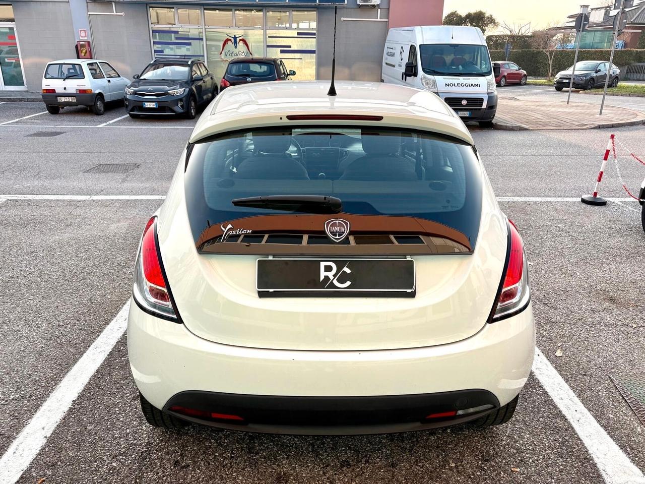 Lancia Ypsilon 1.3 MJT 16V 95 CV 5 porte S&S Silver