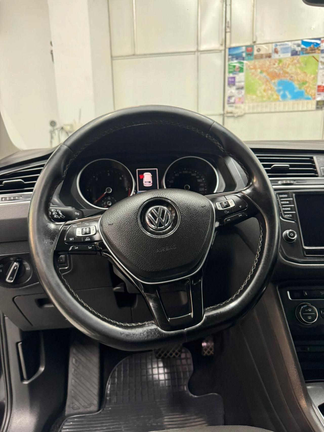 Volkswagen Tiguan 2.0 TDI SCR DSG 4MOTION Business BMT