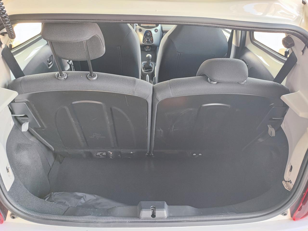 Peugeot 108 VTi 68 5 porte Active TOP! 24.000KM!!!