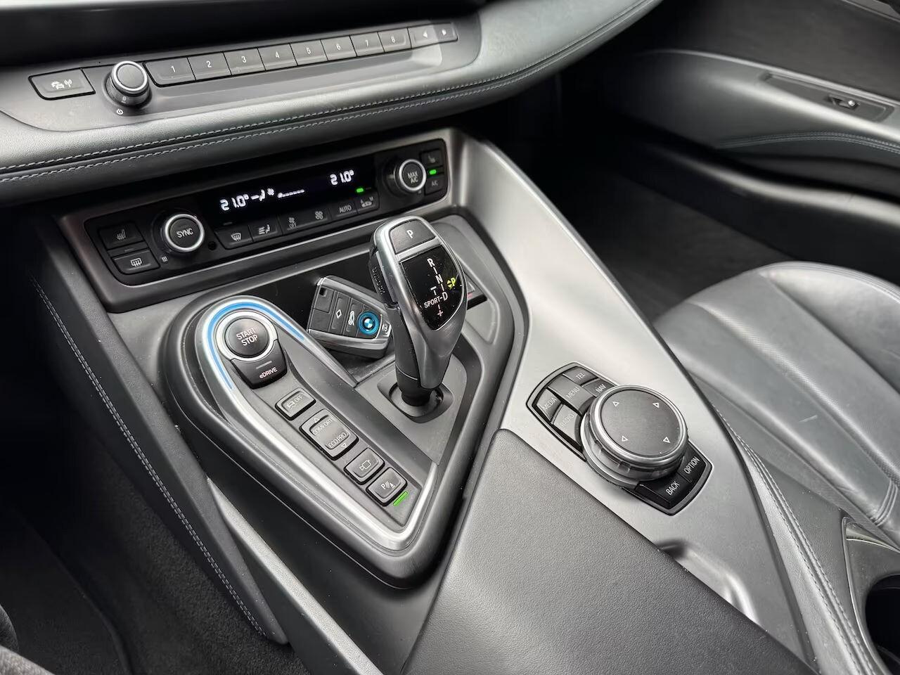 Bmw i8 Coupé xDrive *Display Key*HUD*360°*20 pollici