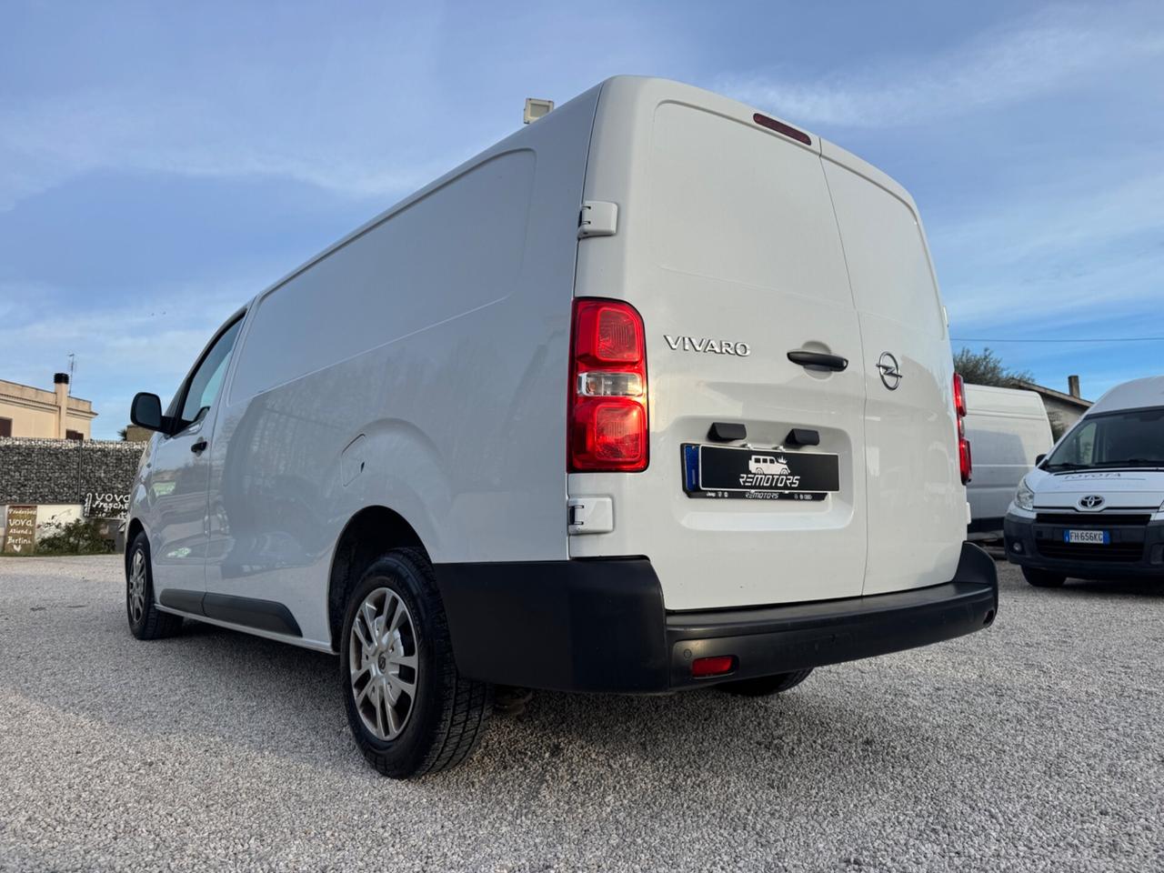 Opel Vivaro passo lungo trasporto farmaci HACCP